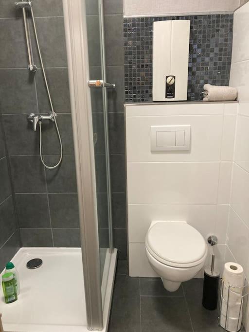 Toll Apartment Am Rhein Netflix Internet 1000 Mbits, Free Parking Duisburg Exterior foto